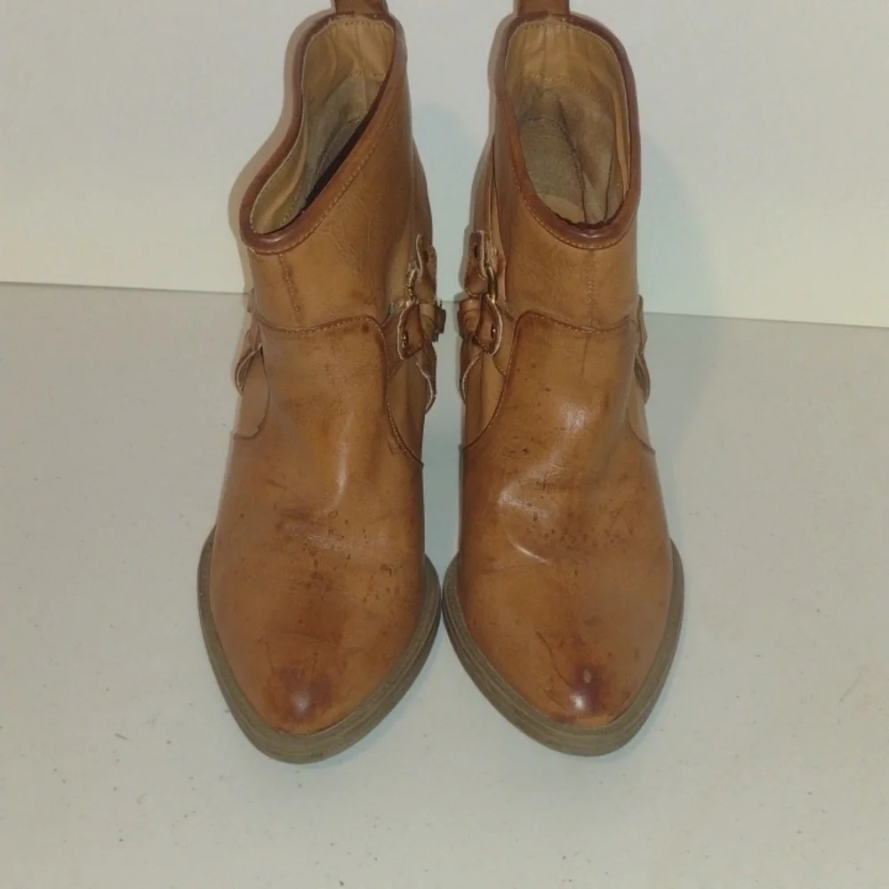 Quinn “Dakota” western moto ankle bootie size 8.5